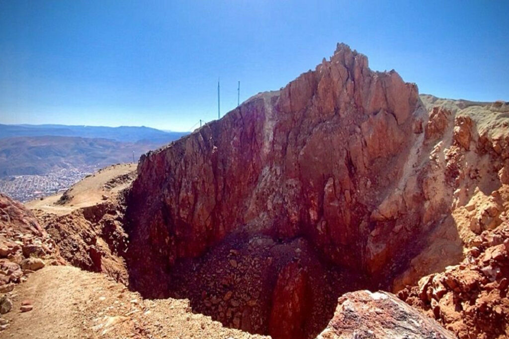 Crisis en el Cerro Rico de Potosí y retos de la minería en Bolivia